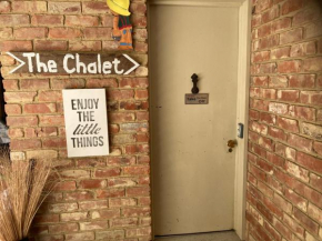 The Chalet Bed and Breakfast-peace and quiet in the country 12 minutes from City